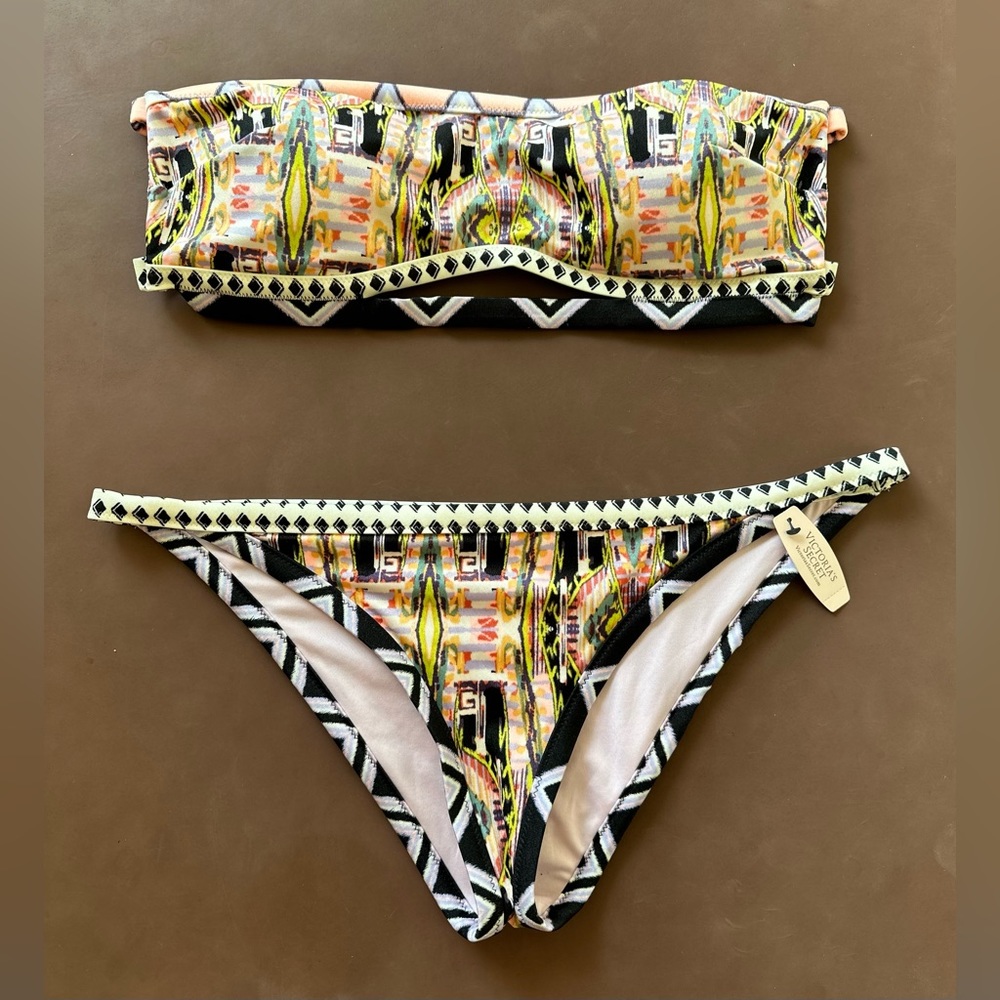Victoria’s Secret Ikat Bandeau Bikini - Medium - NWT